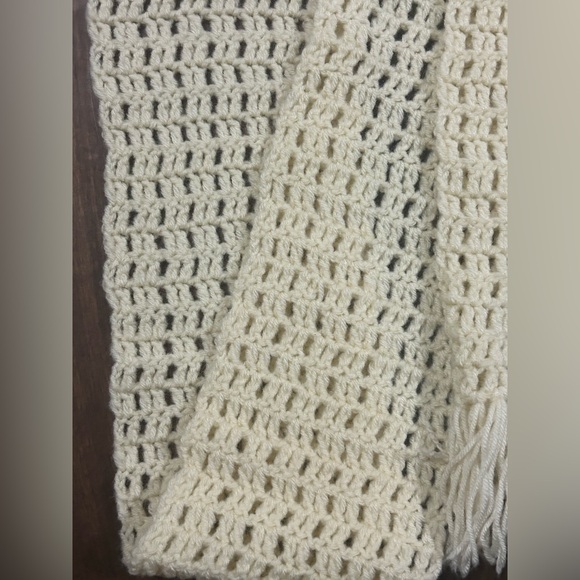 Handcrafted Cream Crocheted Scarf - Picture 4 of 7